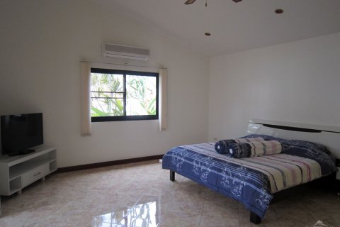 Casa de 5 dormitorios en Pattaya, Tailandia № 20286 - foto 13