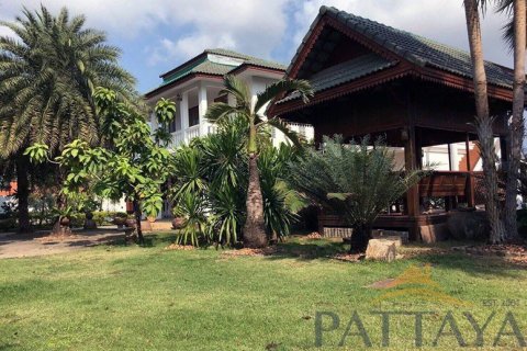 Casa de 4 dormitorios en Pattaya, Tailandia № 21207
