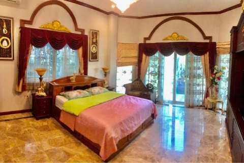 Casa de 9 dormitorios en Pattaya, Tailandia № 22284 - foto 22