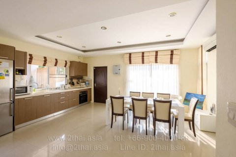 Casa de 4 dormitorios en Pattaya, Tailandia № 22216 - foto 3