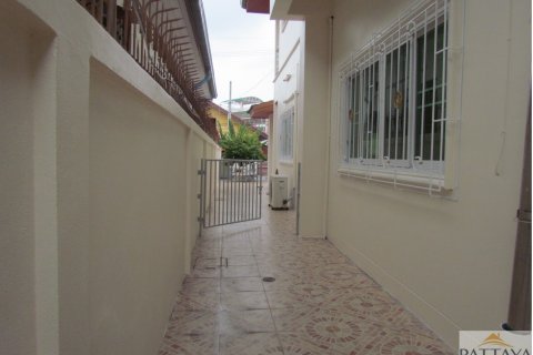 Casa de 4 dormitorios en Pattaya, Tailandia № 20878 - foto 15