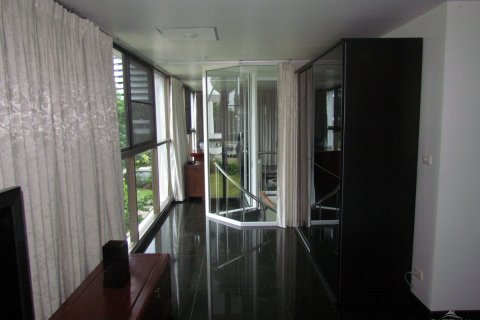 Casa de 4 dormitorios en Jomtien Beach, Pattaya, Tailandia № 23468 - foto 21