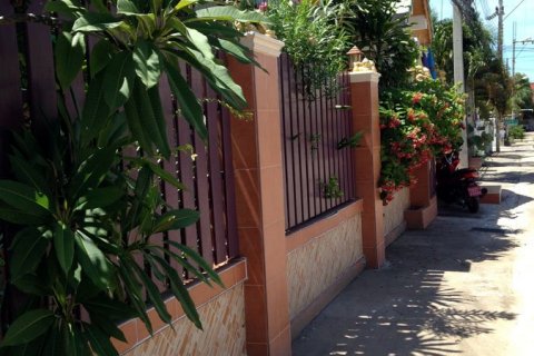 Casa de 4 dormitorios en Pattaya, Tailandia № 24445 - foto 28