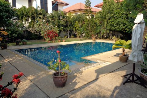 Casa de 4 dormitorios en Jomtien Beach, Pattaya, Tailandia № 20143 - foto 4