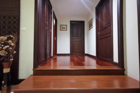 Casa de 4 dormitorios en Pattaya, Tailandia № 22575 - foto 6