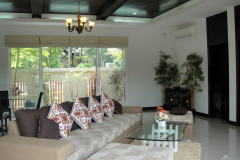 Casa de 3 dormitorios en Pattaya, Tailandia № 23273 - foto 2