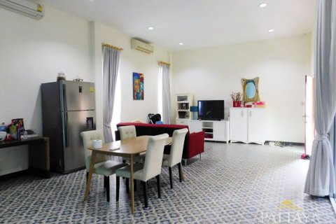 Casa de 3 dormitorios en Pattaya, Tailandia № 21237 - foto 15