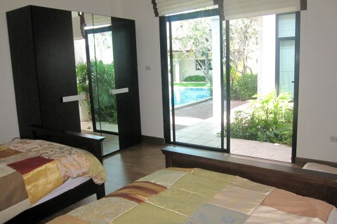 Casa de 4 dormitorios en Pattaya, Tailandia № 23045 - foto 17