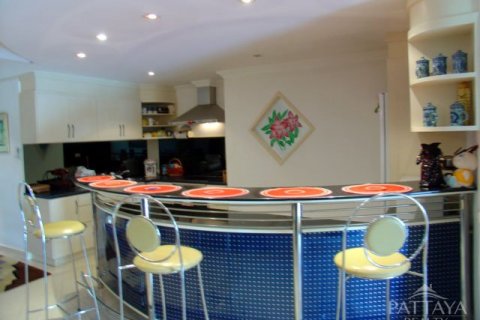 Condominio de 3 dormitorios en Jomtien Beach, Pattaya, Tailandia № 22637 - foto 2