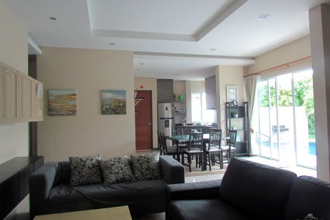 Casa de 4 dormitorios en Pattaya, Tailandia № 20800 - foto 9