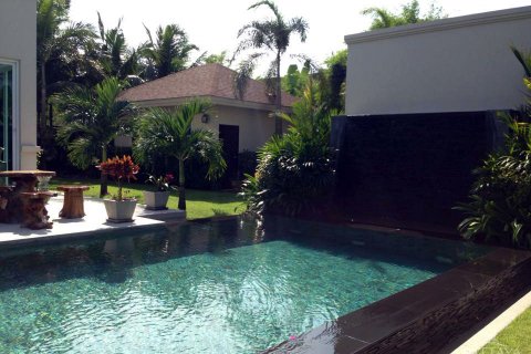 Casa de 3 dormitorios en Pattaya, Tailandia № 24103 - foto 12
