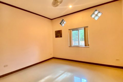 Casa de 4 dormitorios en Pattaya, Tailandia № 22374 - foto 7
