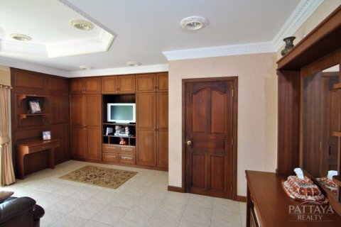 Casa de 5 dormitorios en Pattaya, Tailandia № 23417 - foto 4