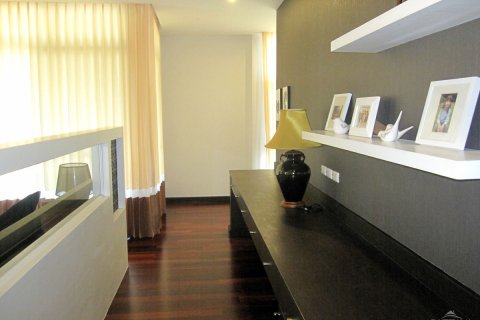 Casa de 4 dormitorios en Pattaya, Tailandia № 23289 - foto 21