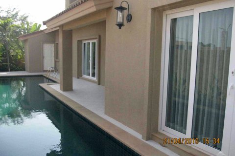 Casa de 3 dormitorios en Pattaya, Tailandia № 22889 - foto 10