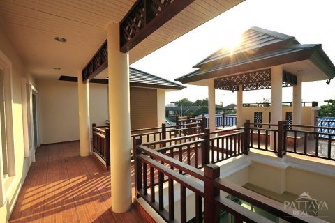 Casa de 4 dormitorios en Pattaya, Tailandia № 23099 - foto 7