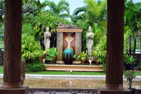 Casa de 5 dormitorios en Pattaya, Tailandia № 23417 - foto 28