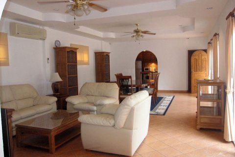 Casa de 3 dormitorios en Pattaya, Tailandia № 23051 - foto 7