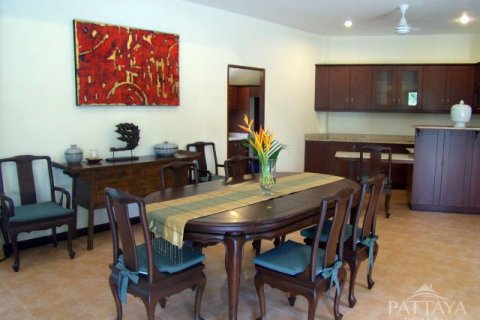 Casa de 4 dormitorios en Jomtien Beach, Pattaya, Tailandia № 19701 - foto 4