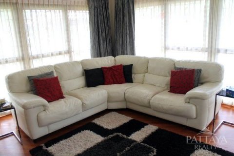 Casa de 4 dormitorios en Pattaya, Tailandia № 23643 - foto 7