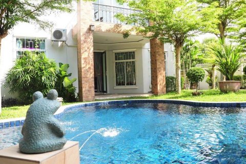 Casa de 8 dormitorios en Pattaya, Tailandia № 21949 - foto 11