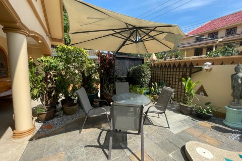 Casa de 4 dormitorios en Jomtien Beach, Pattaya, Tailandia № 22527 - foto 21