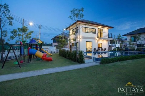 Casa de 3 dormitorios en Pattaya, Tailandia № 21400 - foto 15