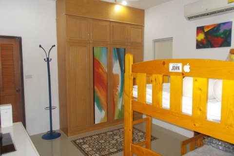 Casa de 4 dormitorios en Pattaya, Tailandia № 22172 - foto 9