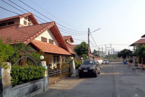 Casa de 4 dormitorios en Jomtien Beach, Pattaya, Tailandia № 20143