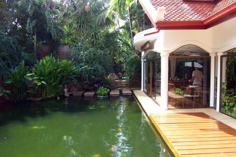 Casa de 4 dormitorios en Jomtien Beach, Pattaya, Tailandia № 20280 - foto 9