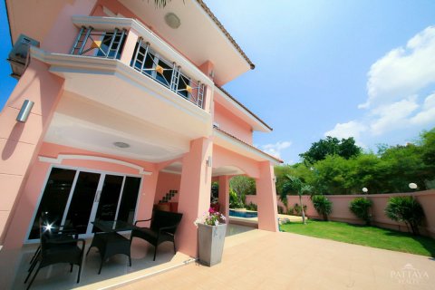 Casa de 4 dormitorios en Jomtien Beach, Pattaya, Tailandia № 24045 - foto 4