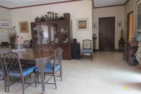 Casa de 4 dormitorios en Pattaya, Tailandia № 21627 - foto 20