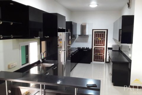 Casa de 5 dormitorios en Pattaya, Tailandia № 21319 - foto 5
