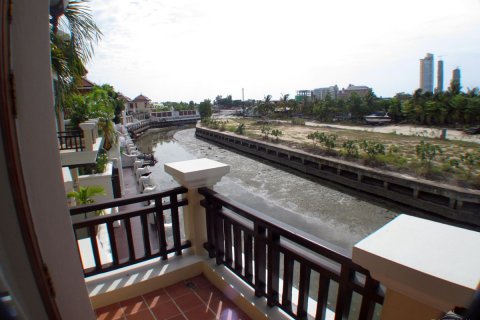 Casa de 4 dormitorios en Pattaya, Tailandia № 23444 - foto 21