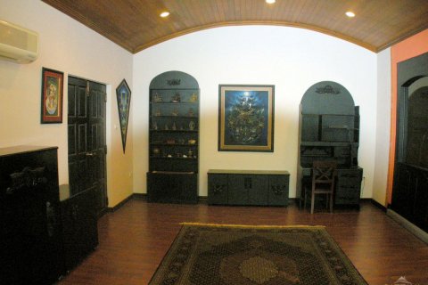 Casa de 4 dormitorios en Pattaya, Tailandia № 23090 - foto 11