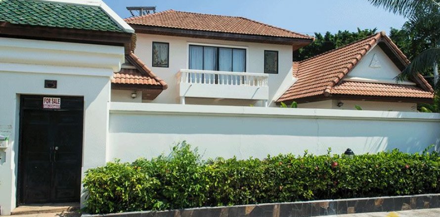 Casa de 3 dormitorios en Jomtien Beach, Pattaya, Tailandia № 21467