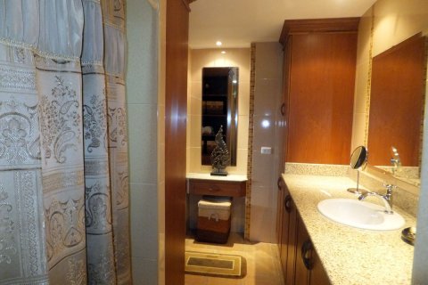 Condominio de 2 dormitorios en Pattaya, Tailandia № 23694 - foto 10