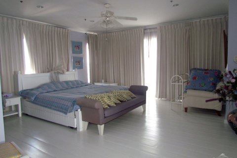 Condominio de 6 dormitorios en Pattaya, Tailandia № 20203 - foto 23