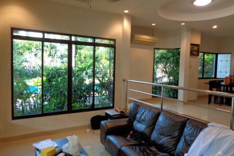 Casa de 4 dormitorios en Jomtien Beach, Pattaya, Tailandia № 20143 - foto 8