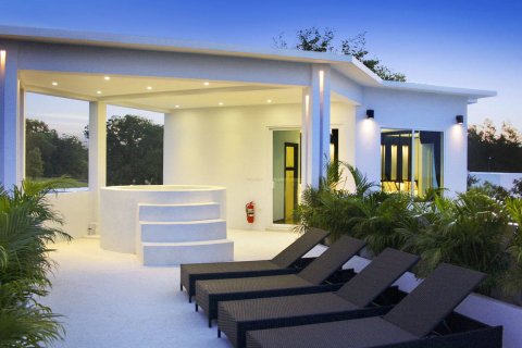 Casa de 4 dormitorios en Pattaya, Tailandia № 22156 - foto 18