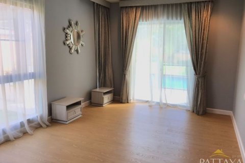 Casa de 5 dormitorios en Pattaya, Tailandia № 21653 - foto 16