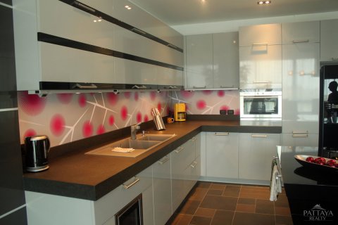 Condominio de 2 dormitorios en Jomtien Beach, Pattaya, Tailandia № 23353 - foto 11