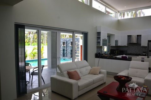 Casa de 3 dormitorios en Pattaya, Tailandia № 24451 - foto 19