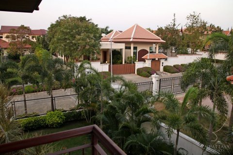 Casa de 4 dormitorios en Pattaya, Tailandia № 24169 - foto 21