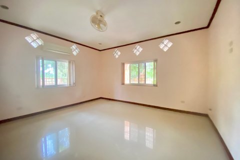 Casa de 4 dormitorios en Pattaya, Tailandia № 22374 - foto 9