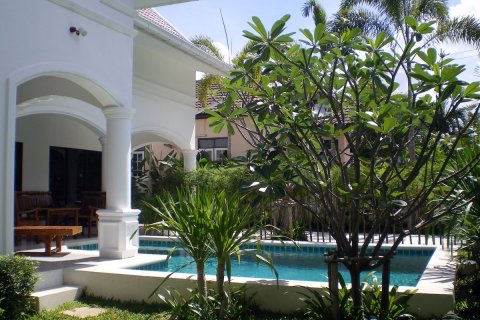 Casa de 3 dormitorios en Pattaya, Tailandia № 22839 - foto 18