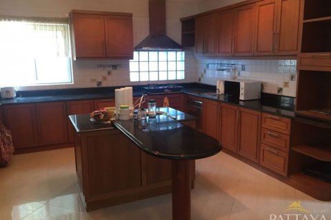 Casa de 4 dormitorios en Pattaya, Tailandia № 21631 - foto 8