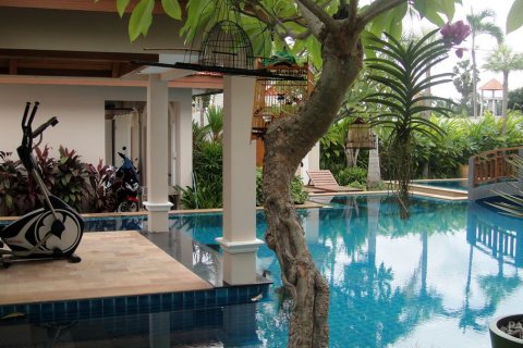 Casa de 4 dormitorios en Pattaya, Tailandia № 23209 - foto 17
