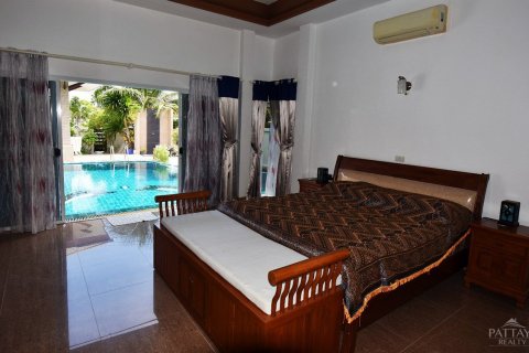 Casa de 4 dormitorios en Pattaya, Tailandia № 20842 - foto 17