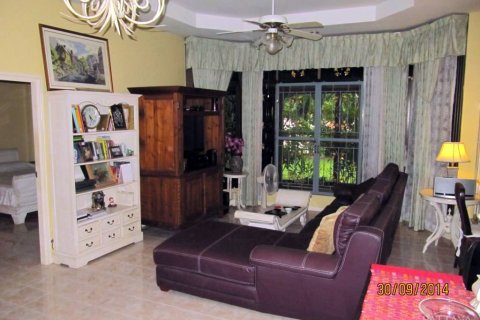 Casa de 3 dormitorios en Pattaya, Tailandia № 19926 - foto 14